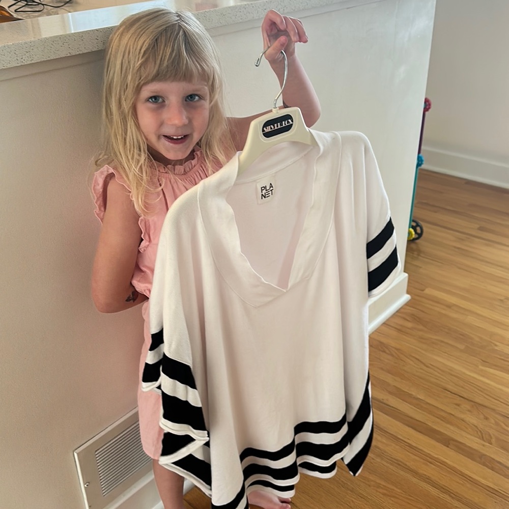 Planet by Lauren G. osfa white cotton poncho